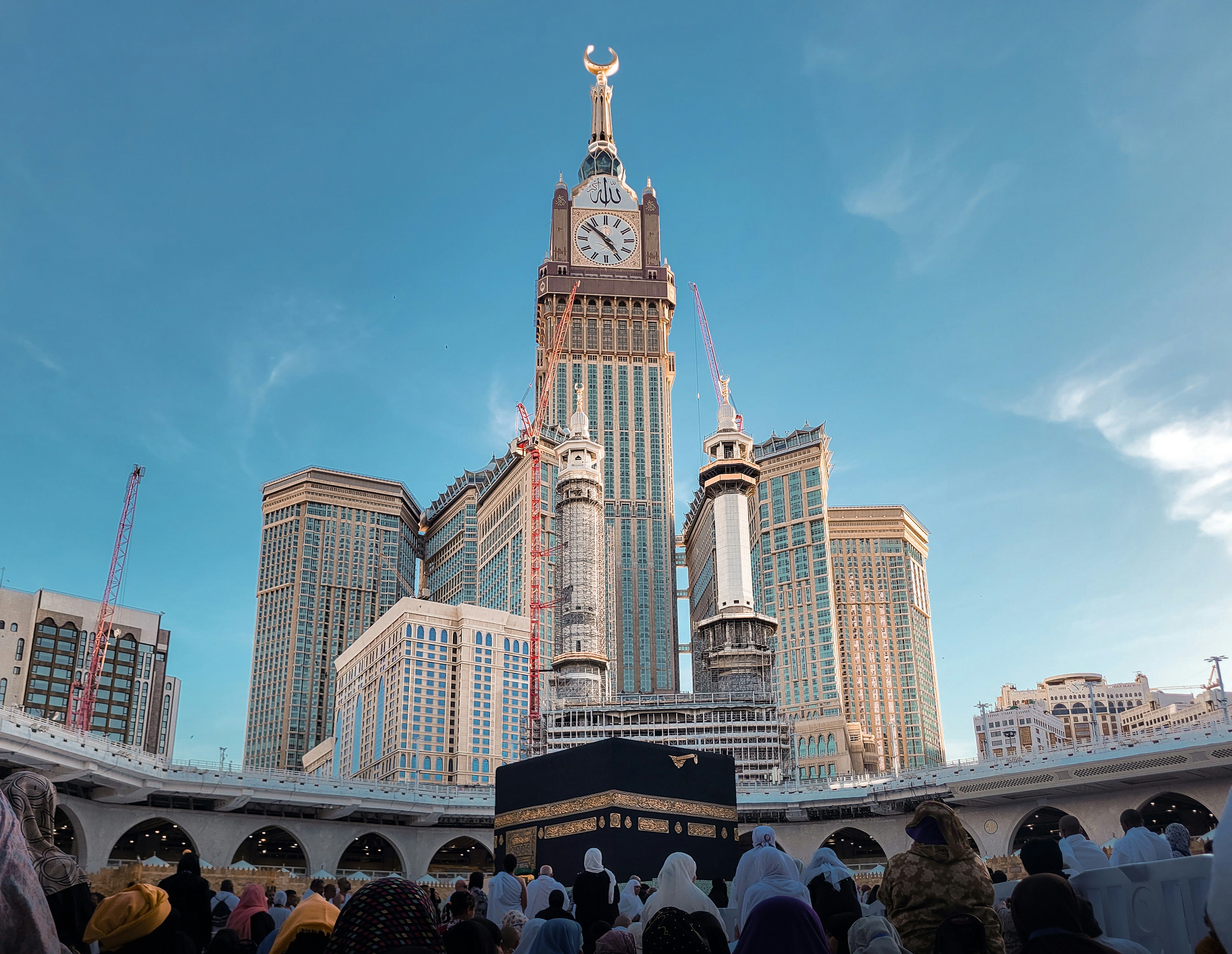 من نحن
